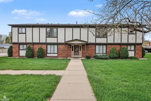 22835 Grove St, Saint Clair Shores, MI, 48080-1855 | Card Image