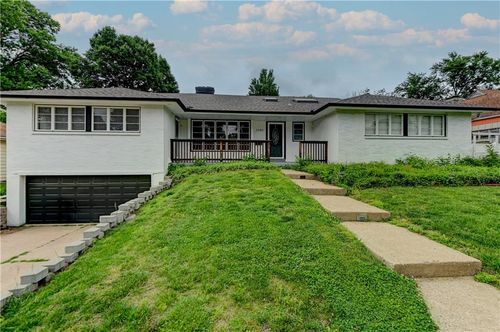 1102 W 85th Ter, Kansas City, MO, 64114-2720 | Card Image