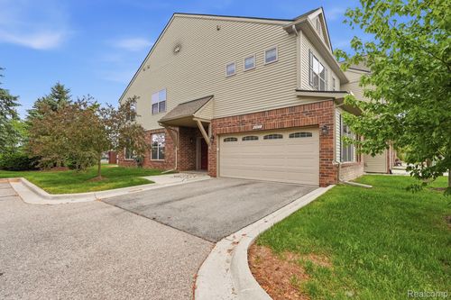 49111 Charnwood Dr, Macomb, MI, 48042-4856 | Card Image
