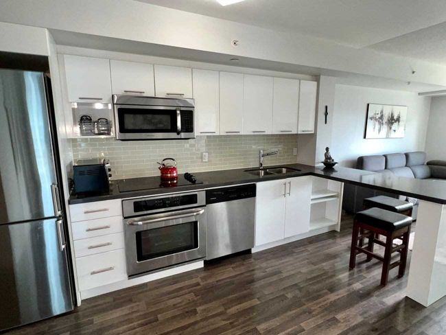 909E - 555 Wilson Ave, Condo with 2 bedrooms, 2 bathrooms and 1 parking in North York ON | Image 4