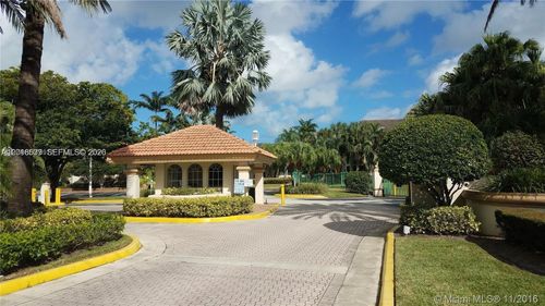 22202-22202 Glenmoor Dr, West Palm Beach, FL, 33409-2839 | Card Image
