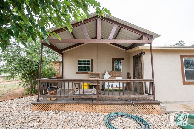 715 E Main St, House other with 3 bedrooms, 2 bathrooms and 2 parking in Bronte TX | Image 24