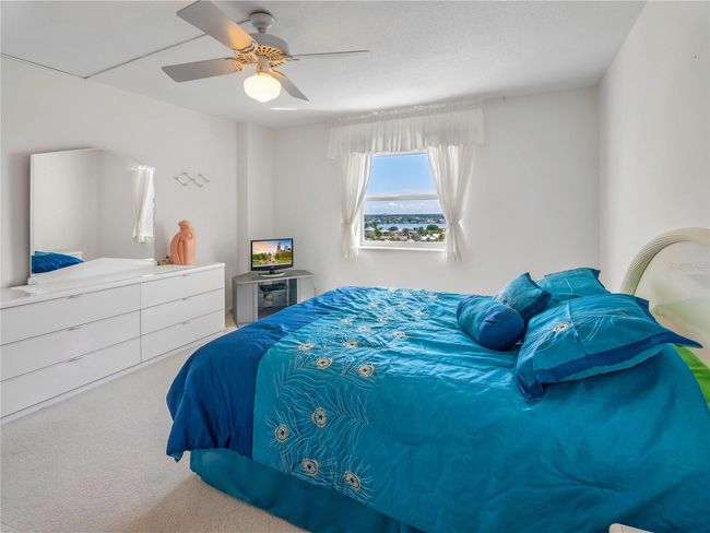 Main Bedroom Suite | Image 6