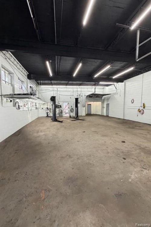 14904 E 7 Mile Rd, Detroit, MI, 48205-2453 | Card Image