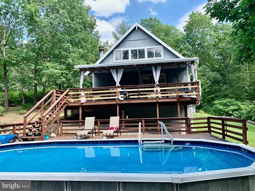 139 Hemlock Ln, GERRARDSTOWN, WV, 25420-3056 | Card Image