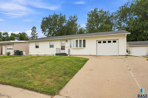1405 S Bruce Rd Road, Sioux Falls, SD, 57105 | Card Image