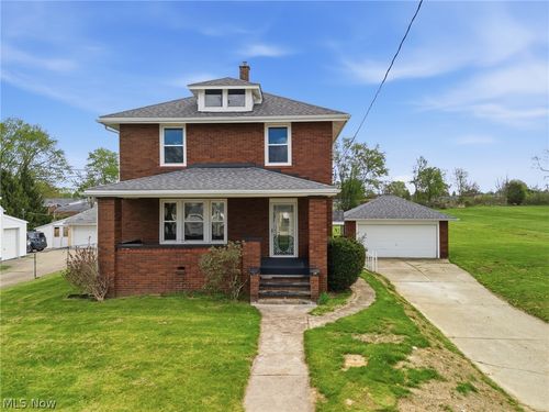 574 29th St Nw, Massillon, OH, 44647-5206 | Card Image