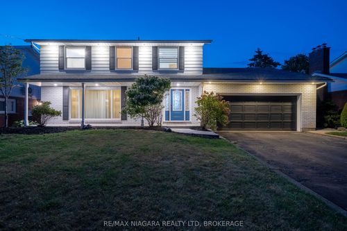 49 Royal York Rd, Saint Catharines, ON, L2N2N7 | Card Image