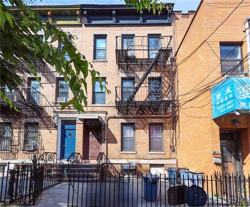 771 52nd St, Brooklyn, NY, 11220-2952 | Card Image