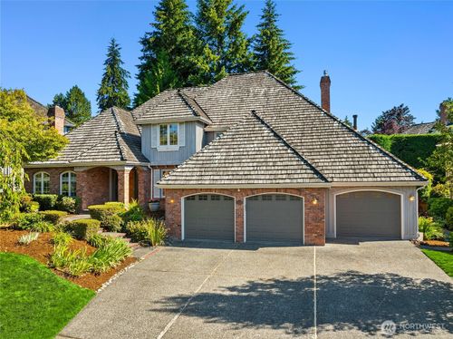 22525 Se 46th Pl, Sammamish, WA, 98075-6811 | Card Image