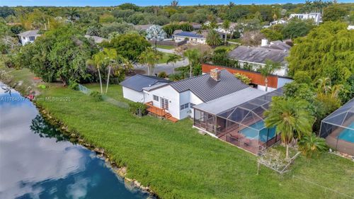 7741 Sw 170th St, Palmetto Bay, FL, 33157-4824 | Card Image