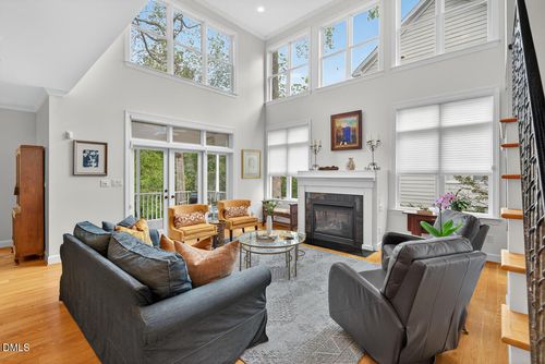 302 Edgewater Cir, Chapel Hill, NC, 27516-0434 | Card Image