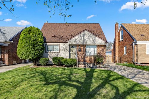 9896 Park Ave, Allen Park, MI, 48101-1371 | Card Image