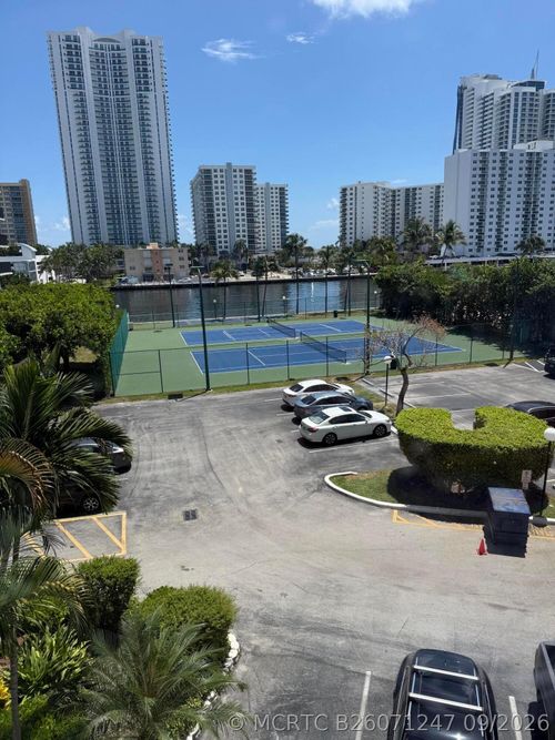 424-1000 Parkview Dr, Hallandale Beach, FL, 33009-2985 | Card Image