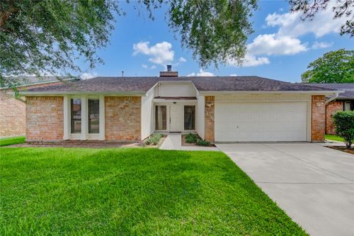 3046 Wagon Trail Dr, Sugar Land, TX, 77479-1646 | Card Image