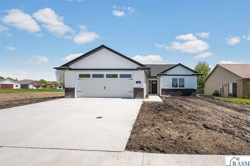 121 Copper Village Cir, Mankato, MN, 56001-6399 | Card Image