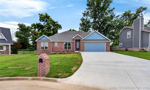 400 W 54th St, Sand Springs, OK, 74063-3356 | Card Image