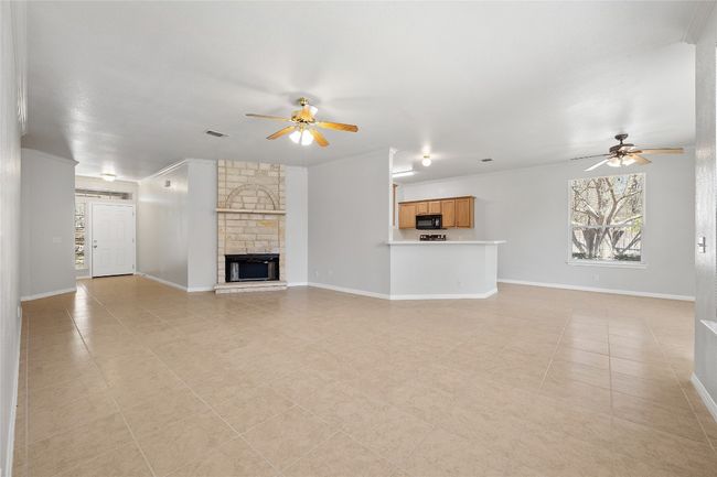 5709 Hudson Bend Rd, House other with 4 bedrooms, 2 bathrooms and 4 parking in Austin TX | Image 4