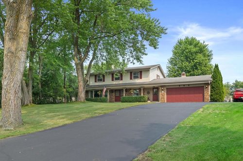 W227S4508 Patricia Lane, Waukesha, WI, 53189 | Card Image