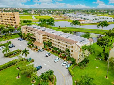 208 - 7146 Huntington Lane, Condo with 2 bedrooms, 2 bathrooms and null parking in Delray Beach FL | Image 1