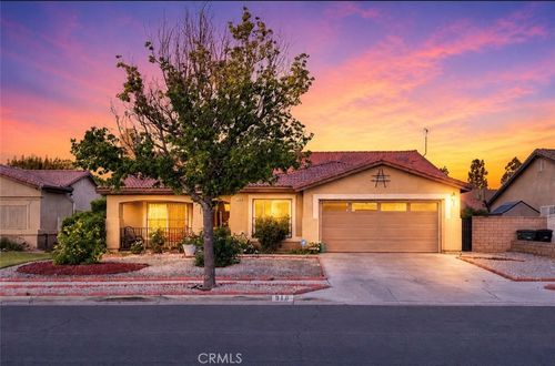 916 Roxanne Dr, Hemet, CA, 92543-4378 | Card Image
