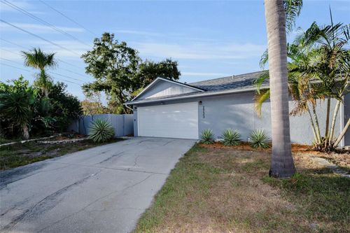 2733 Nicole Cir, Palm Harbor, FL, 34684-3945 | Card Image
