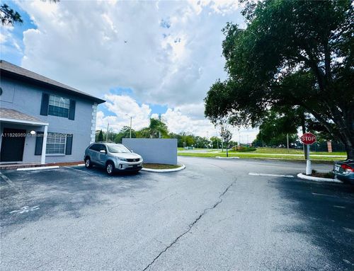 5238 Sunridge Palms Dr, Tampa, FL, 33617-1438 | Card Image