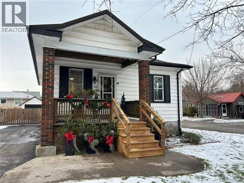49 Woodhouse St, Simcoe, ON, N3Y1E8 | Card Image