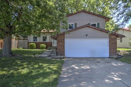 870 S Green Meadow Dr, Decatur, IL, 62521-4226 | Card Image