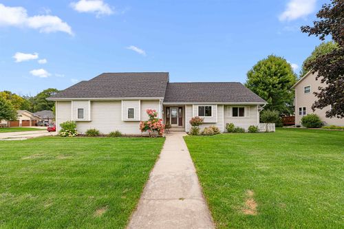 736 Fern St, Waupun, WI, 53963-1048 | Card Image