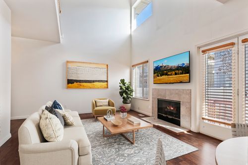 7825 S Spruce Tree Ln, Sandy, UT, 84094-1621 | Card Image