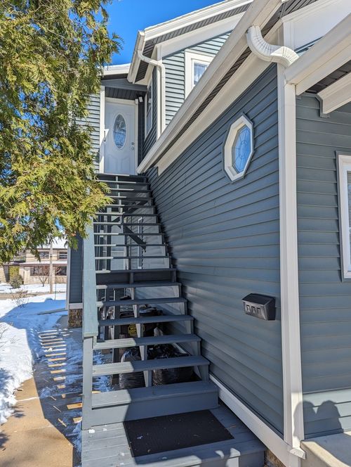 up-837 W Stephenson St, Freeport, IL, 61032-4940 | Card Image