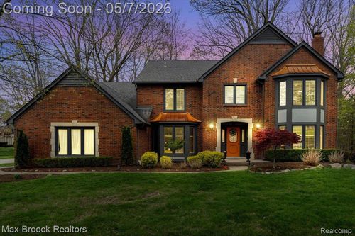 5536 Whitfield Dr, Troy, MI, 48098-5102 | Card Image