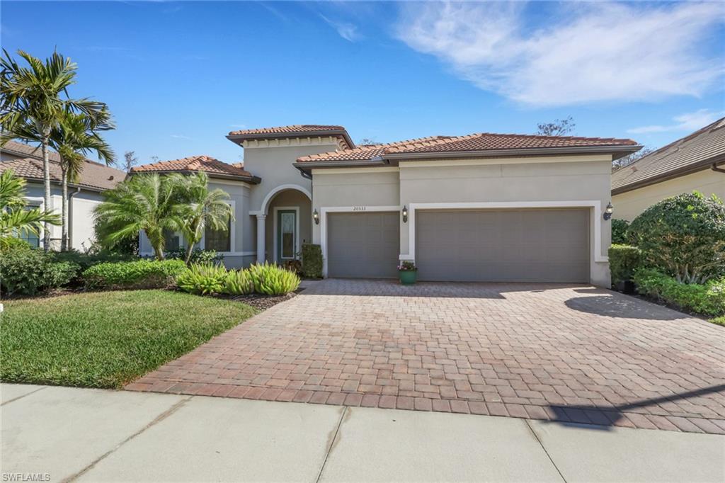 Residential in ESTERO 2