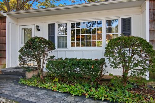 298 Tyler Ave, Miller Place, NY, 11764-3420 | Card Image