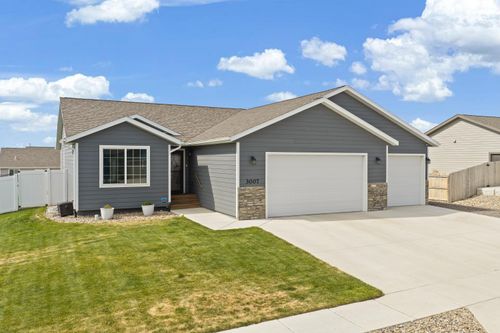 3007 Jessup Ln, Rapid City, SD, 57703-4847 | Card Image