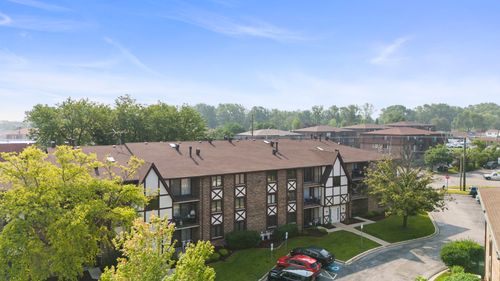 apt-12d-10504 Ridge Cove Dr, Chicago Ridge, IL, 60415-1491 | Card Image