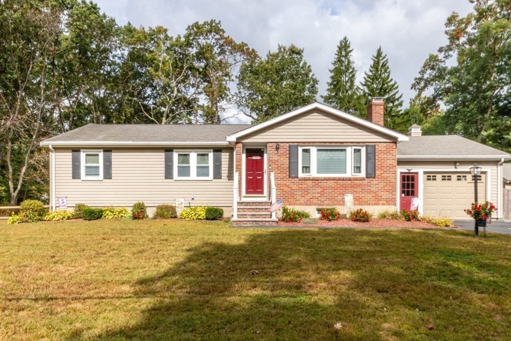 John Turco Dr, Walpole, MA 02081