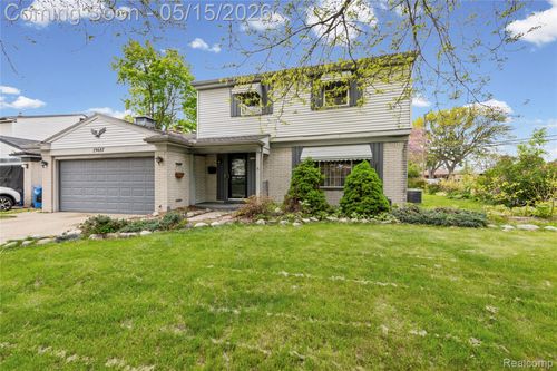 29687 Boewe Dr, Warren, MI, 48092-2220 | Card Image