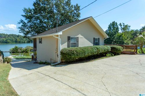 586 Hollys Ln, Riverside, AL, 35135-1803 | Card Image