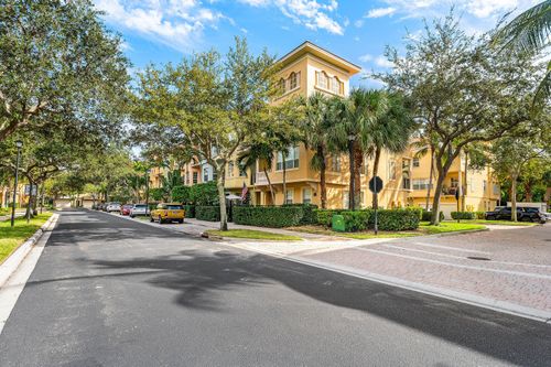 2446 San Pietro Cir, Palm Beach Gardens, FL, 33410-2970 | Card Image