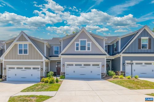 909 Marsac St, Charlottesville, VA, 22901-9054 | Card Image