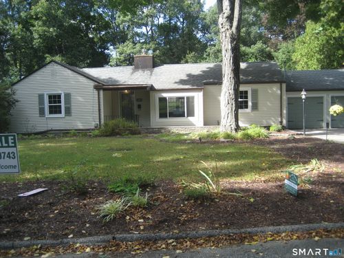 60 Mohegan Rd, Norwich, CT, 06360-2722 | Card Image
