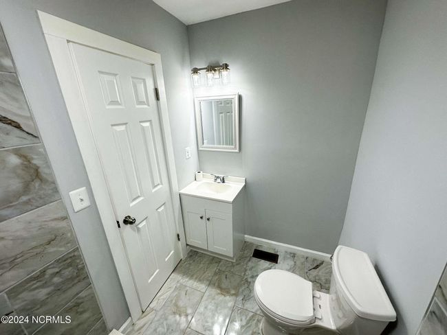 209 E Williamson St, House other with 4 bedrooms, 2 bathrooms and null parking in Mount Olive NC | Image 12
