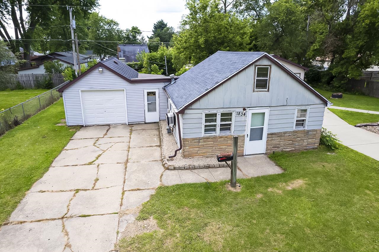 Marion Ave, Janesville, WI 53546