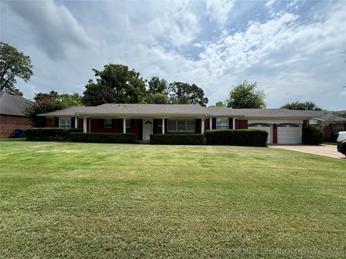 3704 E 56th St, Tulsa, OK, 74135-3823 | Card Image