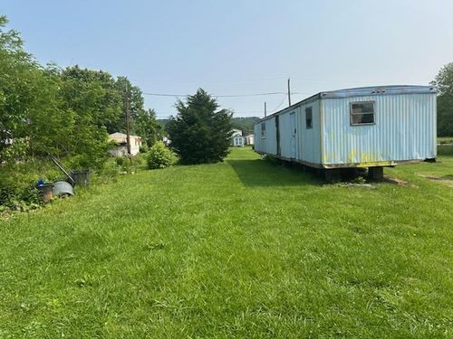 1325 Diamond St, Moundsville, WV, 26041-2407 | Card Image