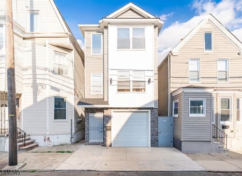 49 N 5th St, Newark, NJ, 07107-2905 | Card Image