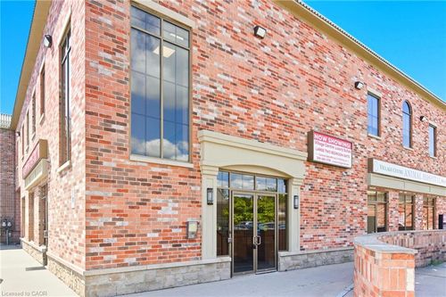 208-2668 Binbrook Rd, Binbrook, ON, L0R1C0 | Card Image