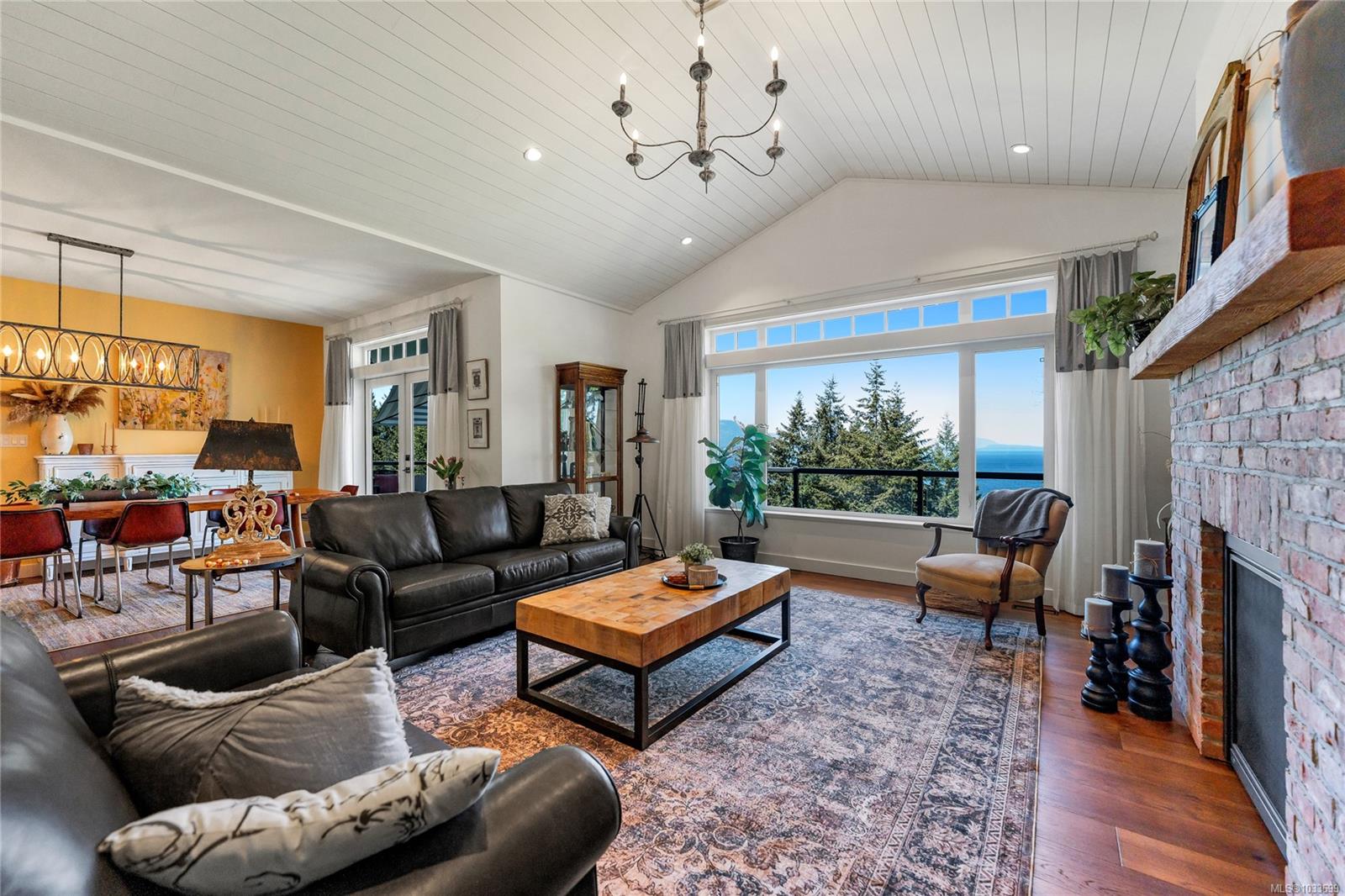 Residential in Salt Spring 3